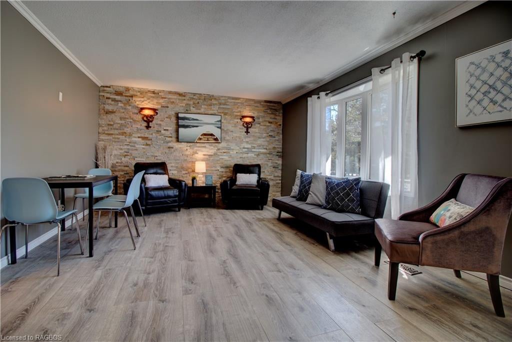 CONTACT Century 21 InStudio Realty