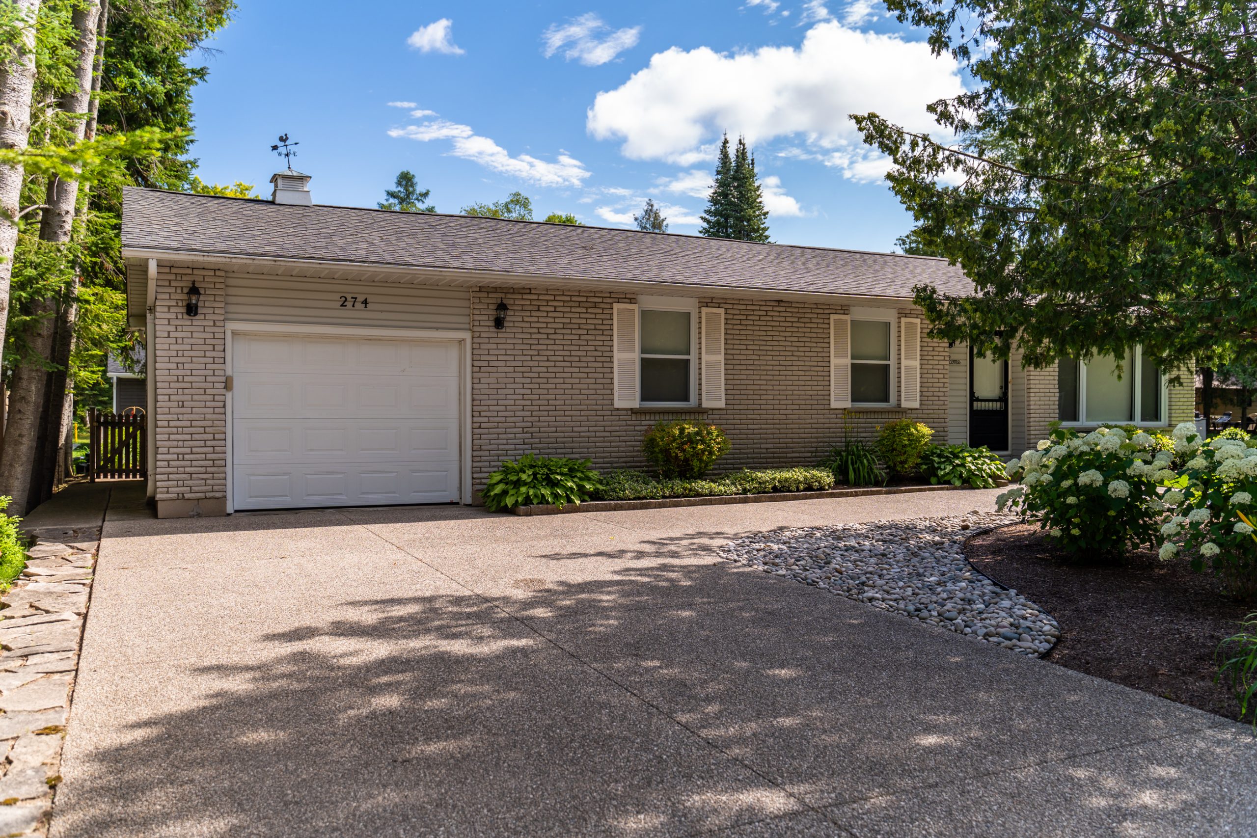 274 windsdoor Blvd